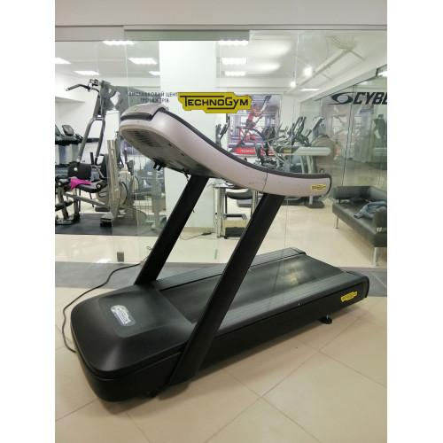 Бігова доріжка  Technogym Jog 700 (Б/У) - фото №3